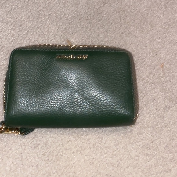Michael Kors, wristlet/wallet - Picture 2 of 3